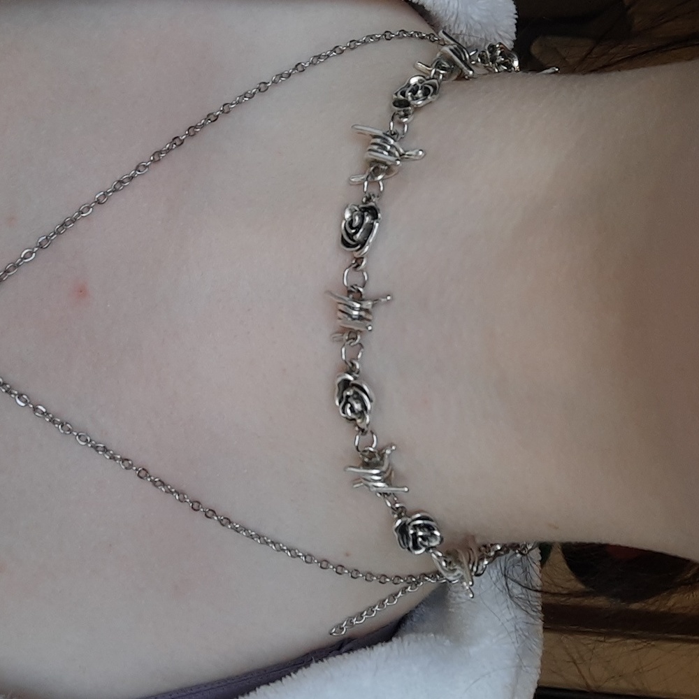 Rose barbed wire choker